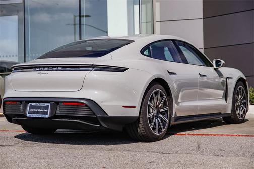 2025 Porsche Taycan RWD