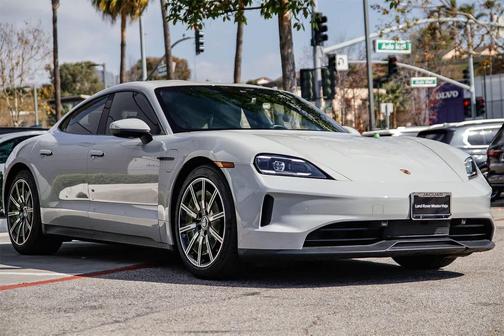 2025 Porsche Taycan RWD