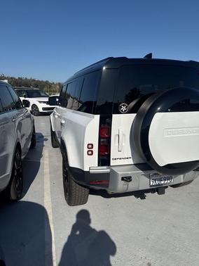 2024 Land Rover Defender 110 P300