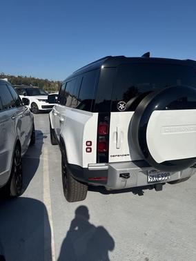 2024 Land Rover Defender 110 P300