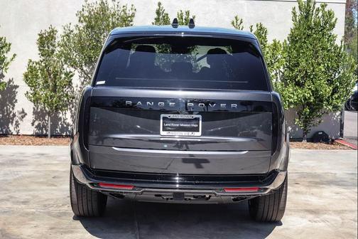 Gray 2026 Land Rover Range Rover P400 SE 7 Seat
