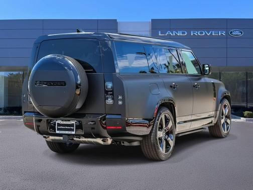 Santorini Black Metallic 2026 Land Rover Defender P400 X-Dynamic SE