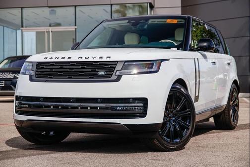 2026 Land Rover Range Rover P550e SE