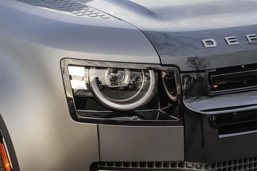 2026 Land Rover Defender V8