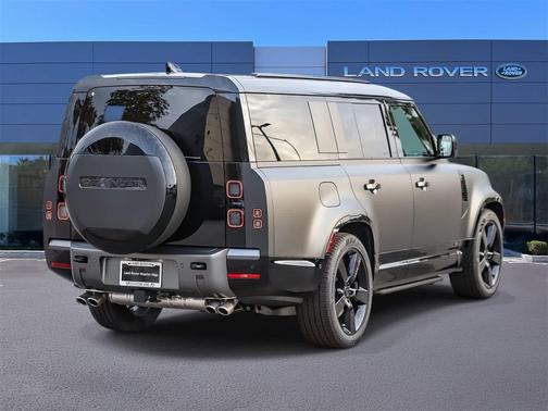 2026 Land Rover Defender V8