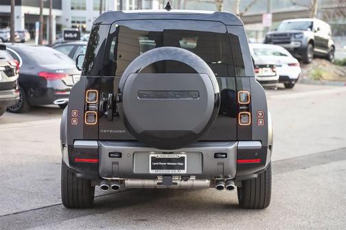 2026 Land Rover Defender V8