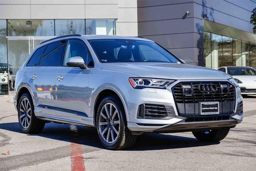 2023 Audi Q7 45 Premium Plus