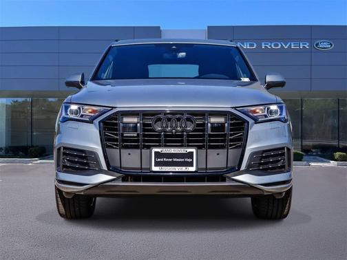 2023 Audi Q7 45 Premium Plus