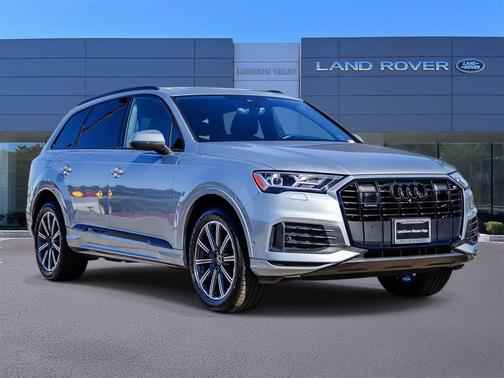 2023 Audi Q7 45 Premium Plus