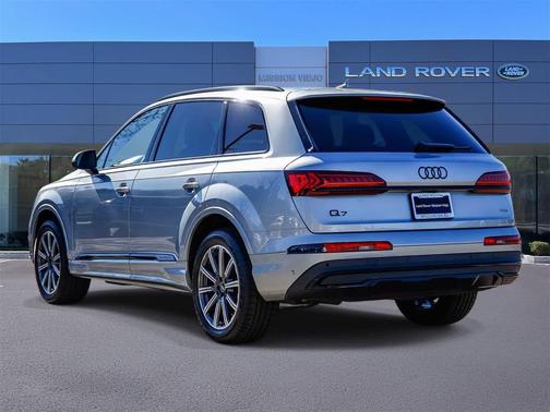 2023 Audi Q7 45 Premium Plus