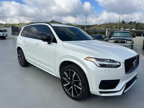 2023 Volvo XC90 Recharge Plug-In Hybrid T8 Ultimate Dark Theme 7-Seater