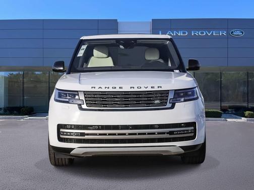 2026 Land Rover Range Rover P530 SE