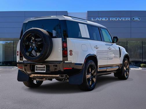 2025 Land Rover Defender 110 P400 X-Dynamic SE