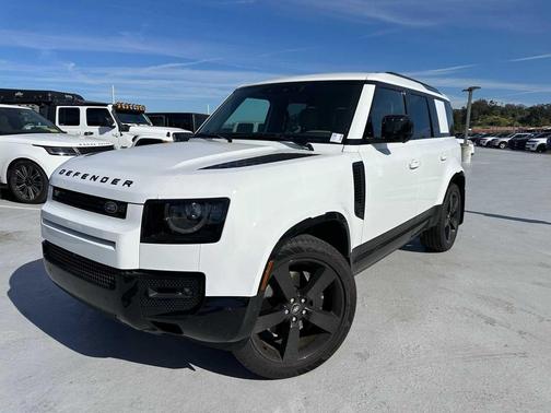 2025 Land Rover Defender 110 P400 X-Dynamic SE