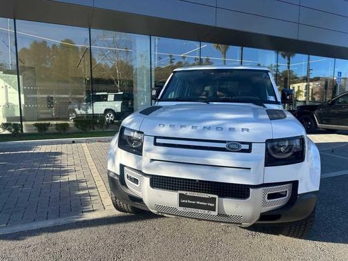 2025 Land Rover Defender 110 P400 S