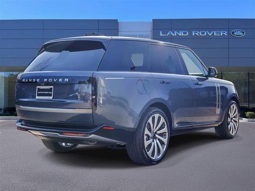 2026 Land Rover Range Rover P400 SE