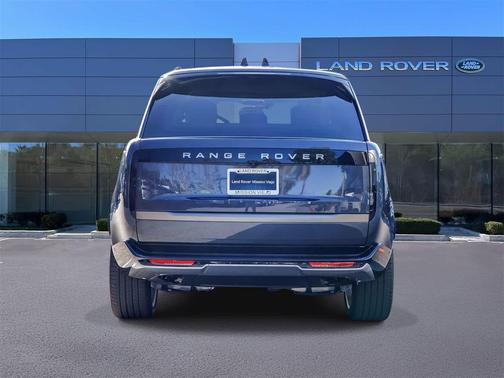 2026 Land Rover Range Rover P400 SE