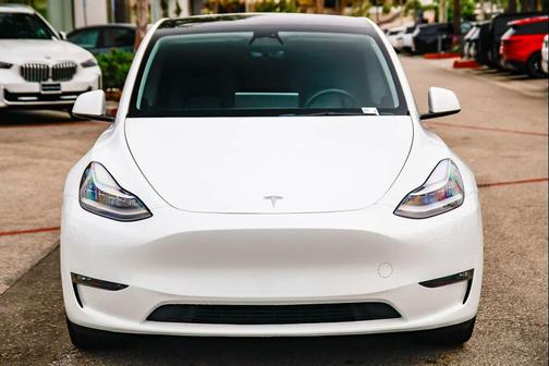 Pearl White Multi-Coat 2021 Tesla Model Y Long Range Dual Motor All-Wheel Drive