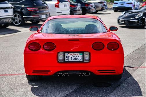 2004 Chevrolet Corvette Base