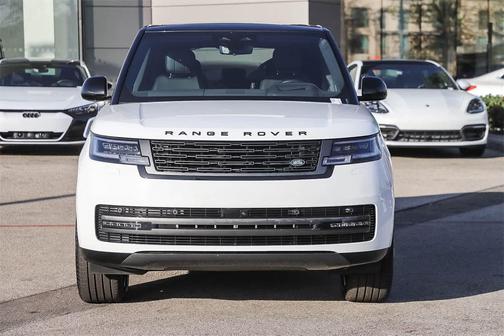 2026 Land Rover Range Rover P550e SE