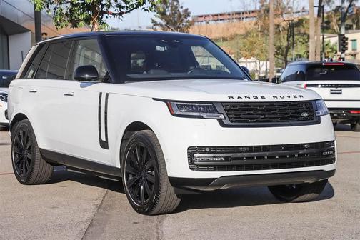 2026 Land Rover Range Rover P550e SE