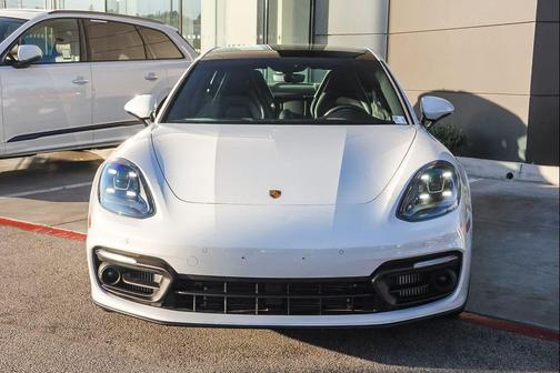 2023 Porsche Panamera 4 Platinum Edition