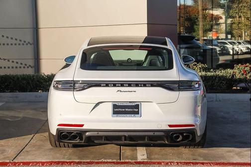2023 Porsche Panamera 4 Platinum Edition