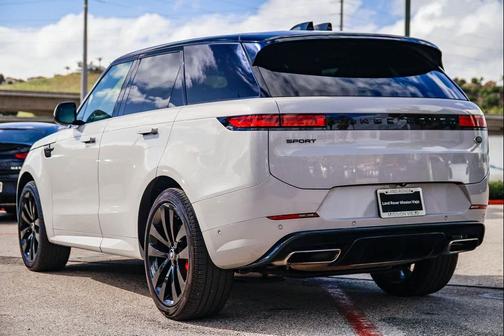2023 Land Rover Range Rover Sport SE