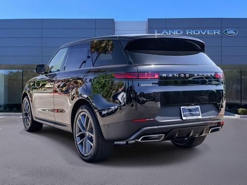 Santorini Black Metallic 2026 Land Rover Range Rover Sport SE