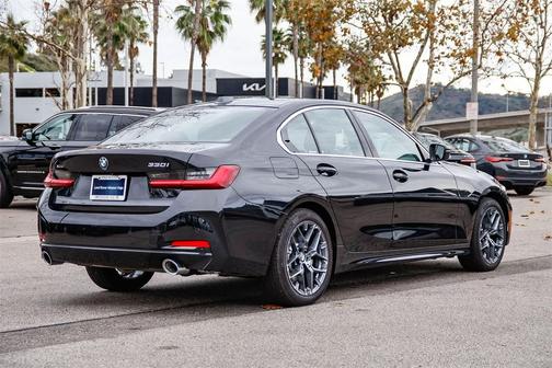 2025 BMW 330 xDrive