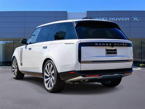 2026 Land Rover Range Rover P400 SE