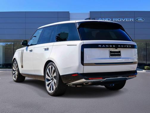 2026 Land Rover Range Rover P400 SE