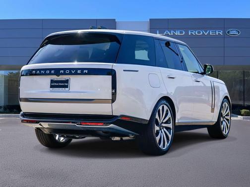 2026 Land Rover Range Rover P400 SE