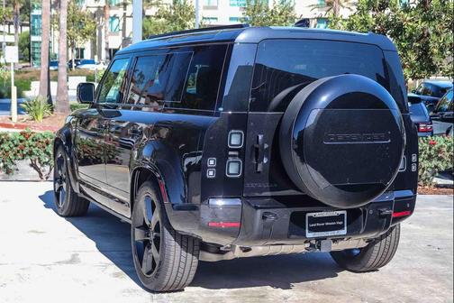 Santorini Black Metallic 2026 Land Rover Defender P400 X-Dynamic SE