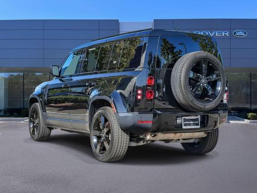 2023 Land Rover Defender 110 SE