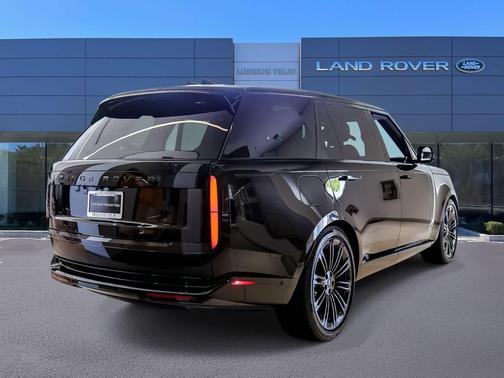 Black 2026 Land Rover Range Rover P400 SE 7 Seat