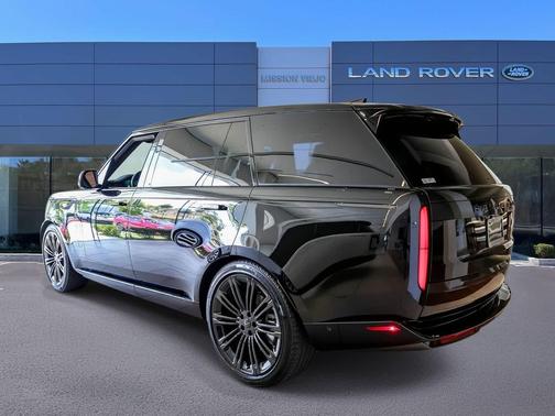 Black 2026 Land Rover Range Rover P400 SE 7 Seat