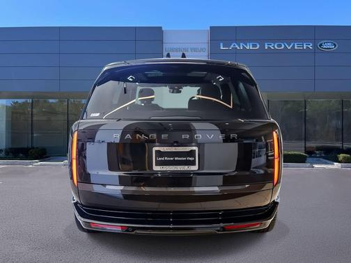 Black 2026 Land Rover Range Rover P400 SE 7 Seat