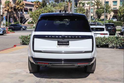White 2026 Land Rover Range Rover P530 SE 7 Seat