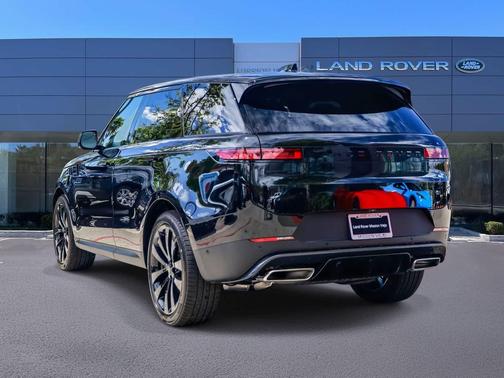 2026 Land Rover Range Rover Sport SE