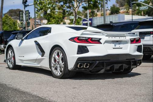 Arctic White 2021 Chevrolet Corvette Stingray w/3LT