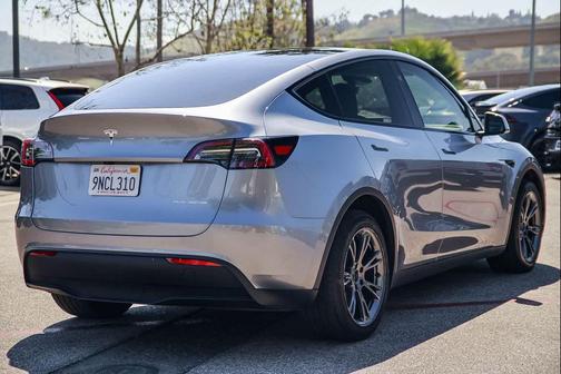 2024 Tesla Model Y Long Range Dual Motor All-Wheel Drive