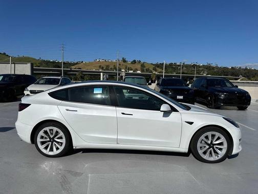 2022 Tesla Model 3 Standard Range