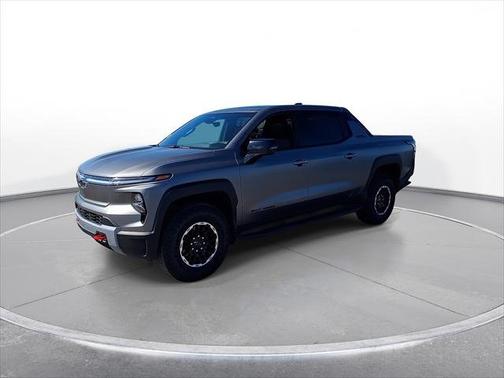 Magnus Gray Matte Metallic 2026 Chevrolet Silverado EV e4WD Crew Cab Extended Range Trail Boss