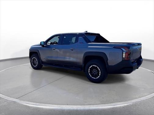 Magnus Gray Matte Metallic 2026 Chevrolet Silverado EV e4WD Crew Cab Extended Range Trail Boss