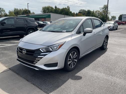 2024 Nissan Versa SV CVT