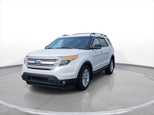 White Platinum Metallic Tri-coat 2011 Ford Explorer FWD 4dr XLT