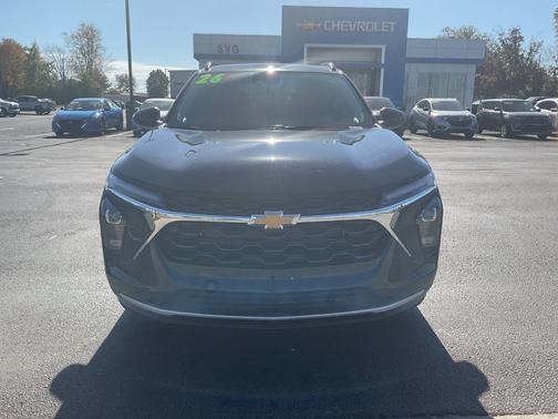 Mosaic Black Metallic 2026 Chevrolet Trax FWD 4dr LT