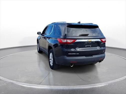 Mosaic Black Metallic 2018 Chevrolet Traverse AWD 4dr LT Cloth w/1LT