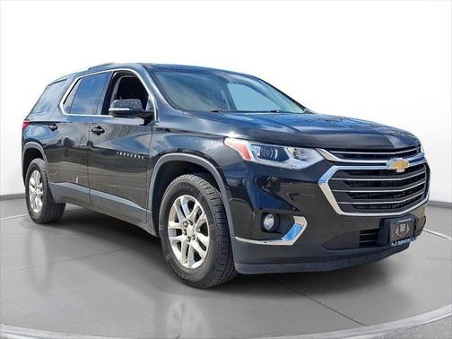 Mosaic Black Metallic 2018 Chevrolet Traverse AWD 4dr LT Cloth w/1LT